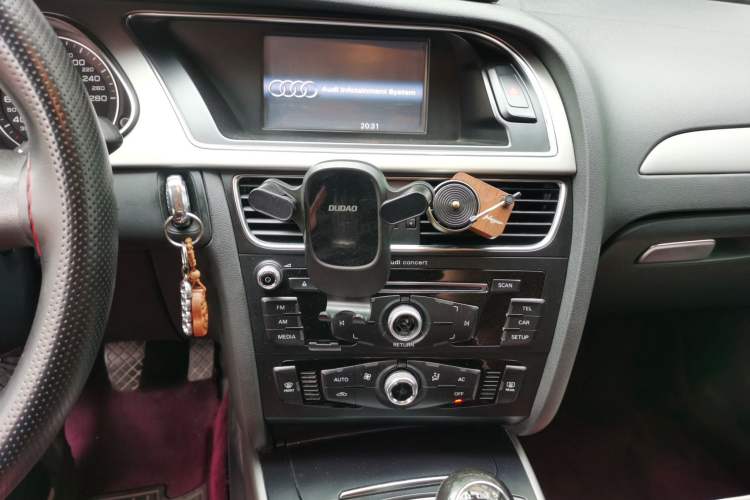 Used Audi A4L 2013 30 TFSI Manual Comfort Model Audio And AC Panel