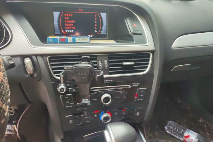 Used Audi A4L 2013 35 TFSI Automatic Standard Model Audio And AC Panel