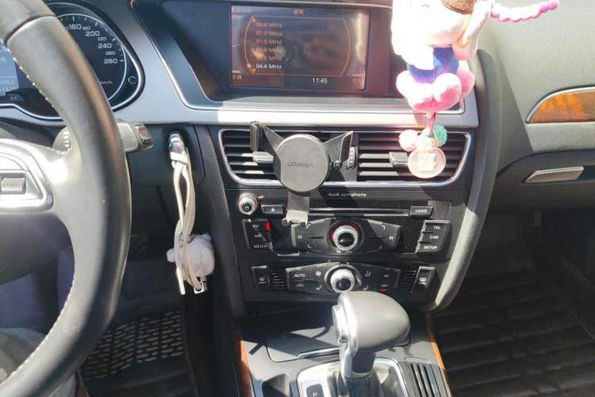 Used Audi A4L 2013 35 TFSI Automatic Comfort Model Audio And AC Panel