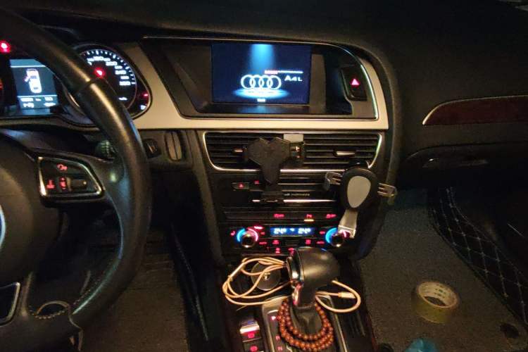 Used Audi A4L 2013 35 TFSI Automatic Technology Edition Audio And AC Panel