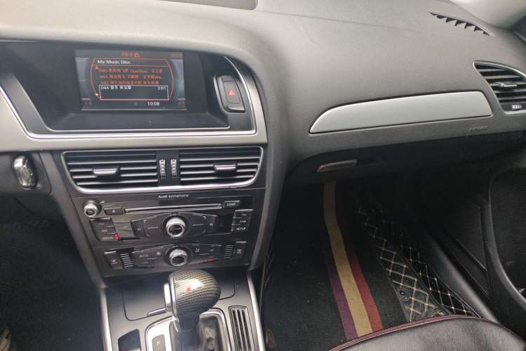 Used Audi A4L 2013 35 TFSI Automatic Standard Model Audio And AC Panel