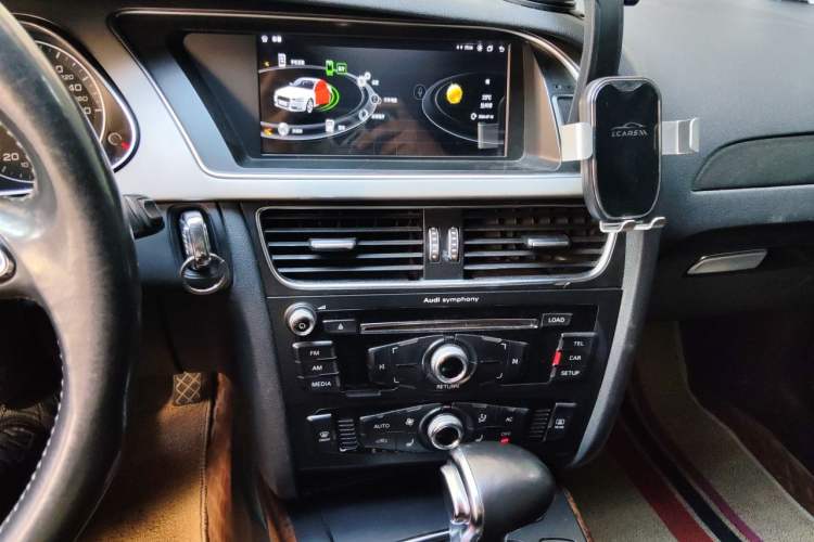 Used Audi A4L 2013 35 TFSI Automatic Standard Model Audio And AC Panel