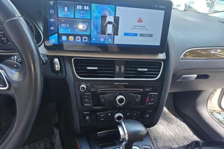 Used Audi A4L 2013 35 TFSI Automatic Standard Model Audio And AC Panel