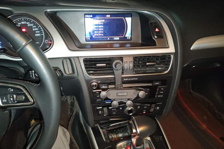 Used Audi A4L 2013 35 TFSI Automatic Standard Model Audio And AC Panel