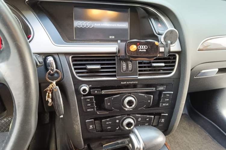 Used Audi A4L 2013 35 TFSI Automatic Standard Model Audio And AC Panel