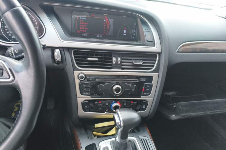 Used Audi A4L 2013 35 TFSI Automatic Comfort Model Audio And AC Panel