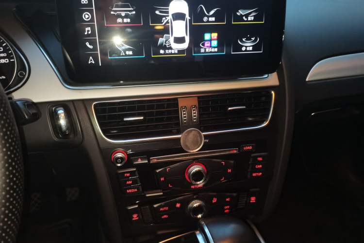 Used Audi A4L 2013 35 TFSI Automatic Standard Model Audio And AC Panel