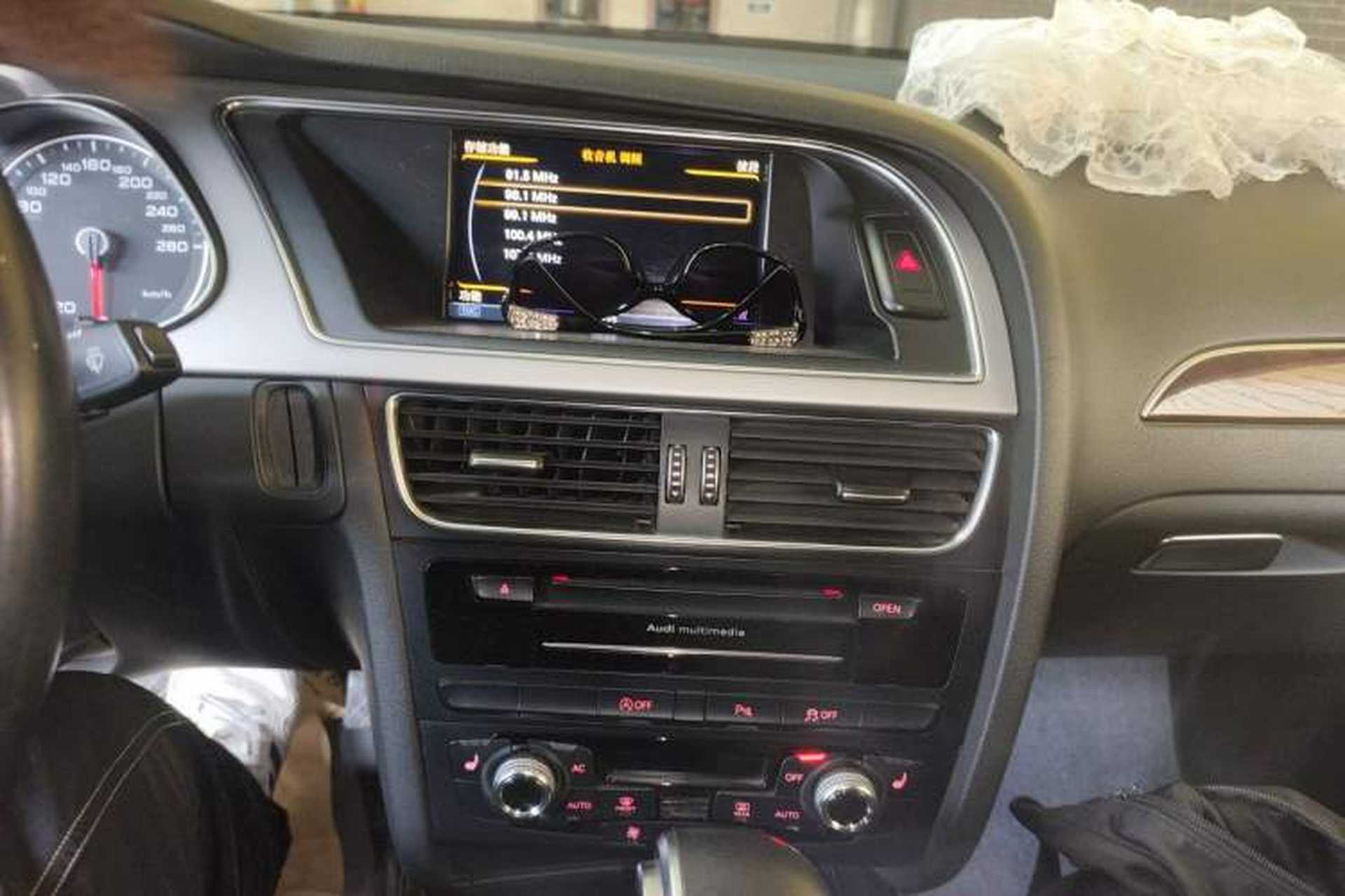 Used Audi A4L 2013 35 TFSI Automatic Technology Edition Audio And AC Panel