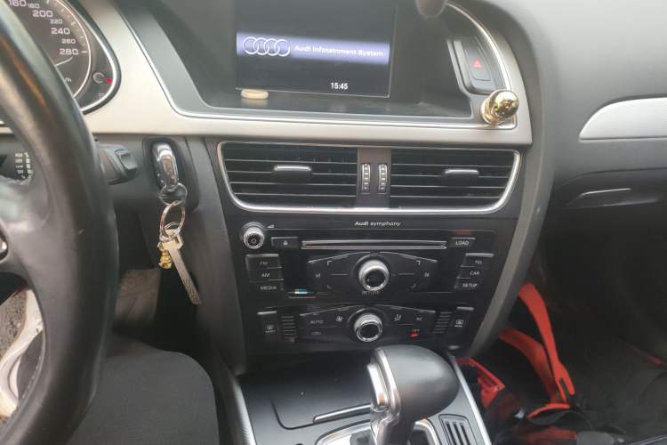 Used Audi A4L 2013 35 TFSI Automatic Comfort Model Audio And AC Panel