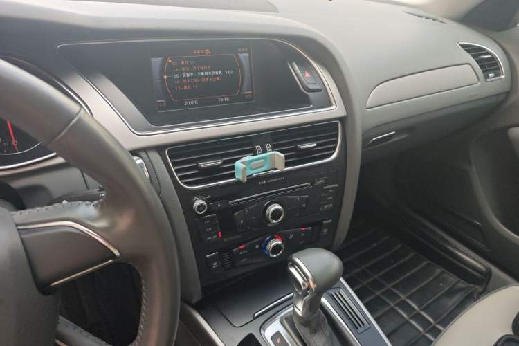 Used Audi A4L 2013 30 TFSI Automatic Comfort Model Audio And AC Panel
