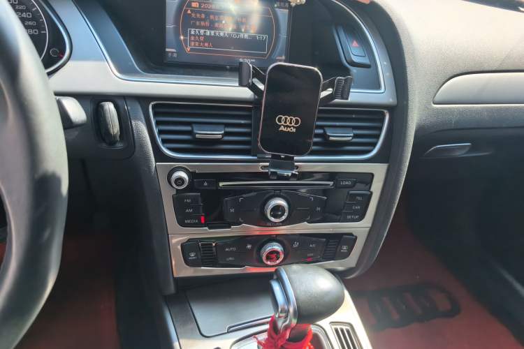 Used Audi A4L 2013 35 TFSI Automatic Comfort Model Audio And AC Panel