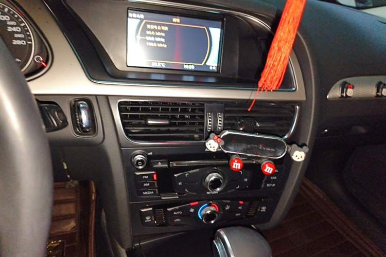 Used Audi A4L 2013 35 TFSI Automatic Standard Model Audio And AC Panel