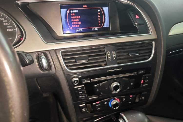 Used Audi A4L 2013 35 TFSI Automatic Standard Model Audio And AC Panel