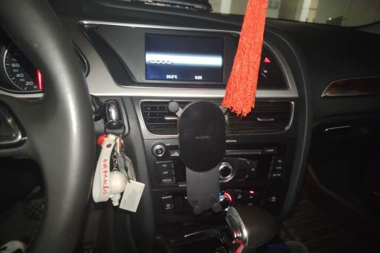 Used Audi A4L 2013 35 TFSI Automatic Comfort Model Audio And AC Panel