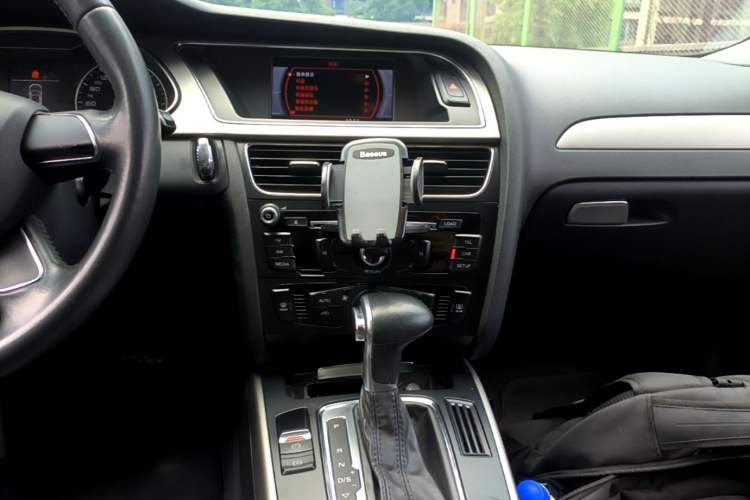 Used Audi A4L 2013 30 TFSI Automatic Comfort Model Audio And AC Panel