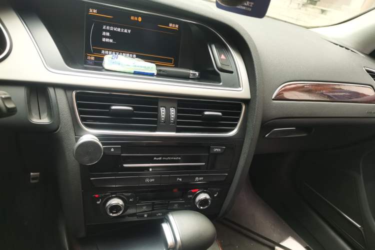 Used Audi A4L 2013 35 TFSI Automatic Technology Edition Audio And AC Panel