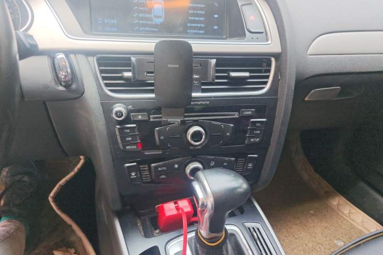 Used Audi A4L 2013 30 TFSI Automatic Comfort Model Audio And AC Panel