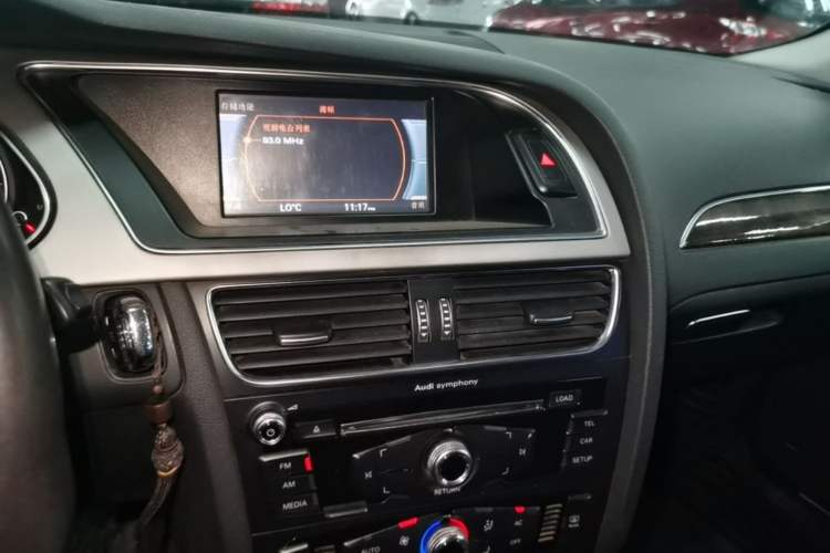 Used Audi A4L 2013 35 TFSI Automatic Comfort Model Audio And AC Panel