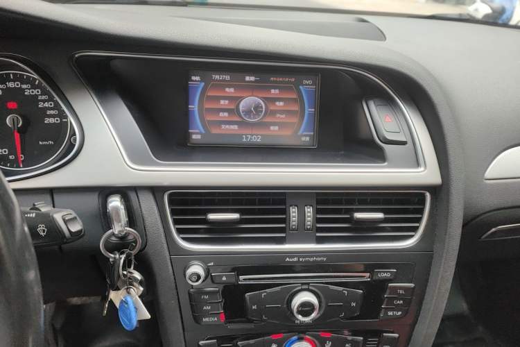 Used Audi A4L 2013 35 TFSI Automatic Comfort Model Audio And AC Panel