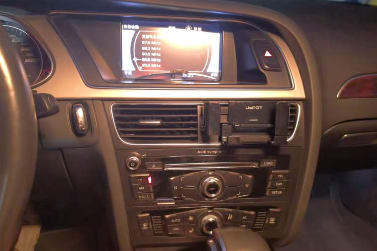 Used Audi A4L 2013 35 TFSI Automatic Comfort Model Audio And AC Panel