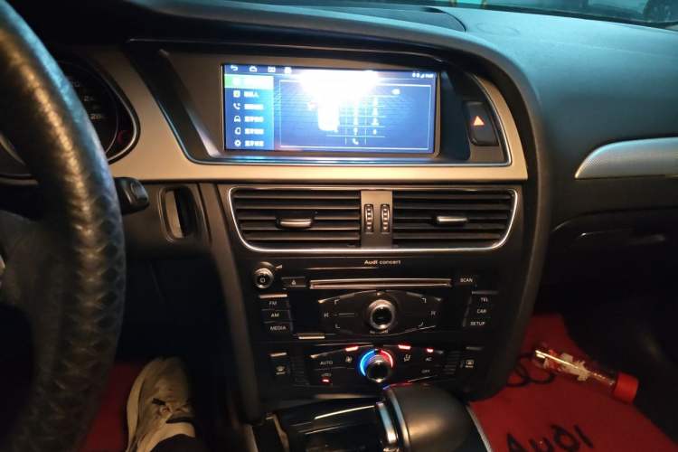Used Audi A4L 2013 35 TFSI Automatic Standard Model Audio And AC Panel