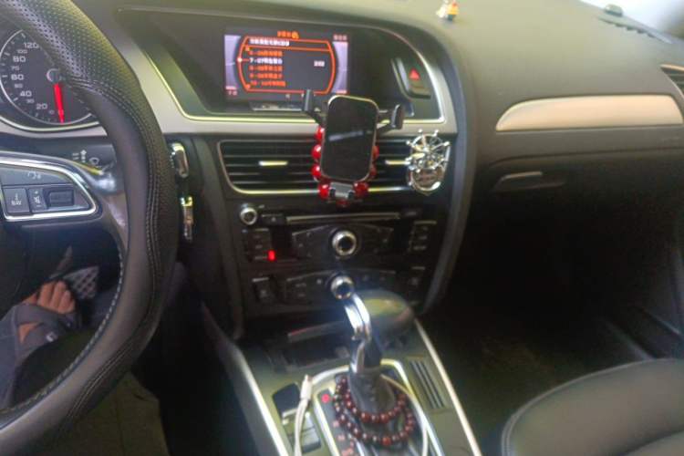 Used Audi A4L 2013 35 TFSI Automatic Standard Model Audio And AC Panel