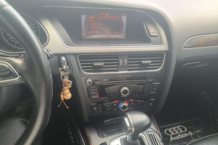 Used Audi A4L 2013 35 TFSI Automatic Standard Model Audio And AC Panel