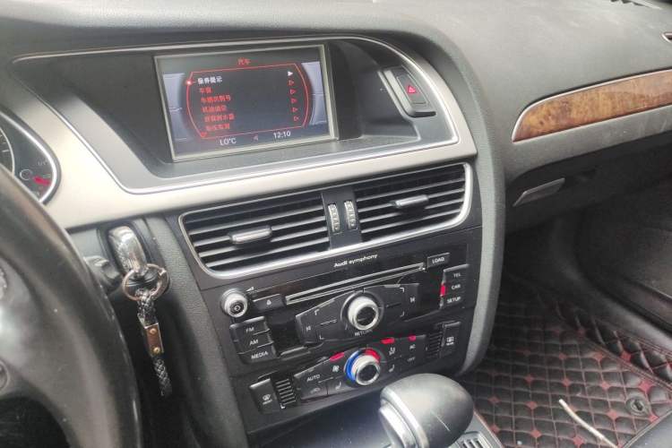 Used Audi A4L 2013 35 TFSI Automatic Comfort Model Audio And AC Panel