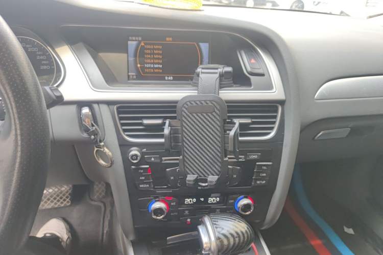 Used Audi A4L 2013 35 TFSI Automatic Standard Model Audio And AC Panel