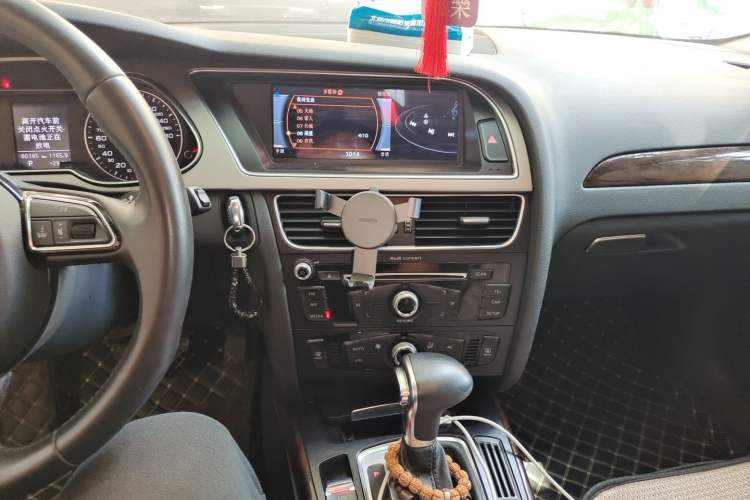 Used Audi A4L 2013 40 TFSI quattro Individual Sport Edition Audio And AC Panel