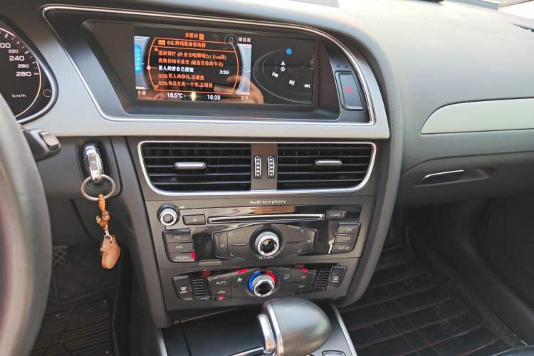 Used Audi A4L 2013 30 TFSI Automatic Comfort Model Audio And AC Panel