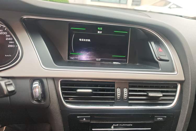 Used Audi A4L 2013 35 TFSI Automatic Technology Edition Audio And AC Panel