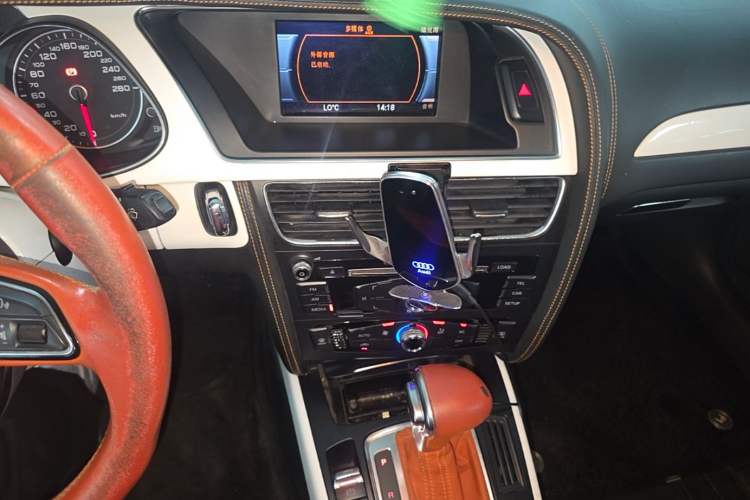 Used Audi A4L 2013 35 TFSI Automatic Standard Model Audio And AC Panel