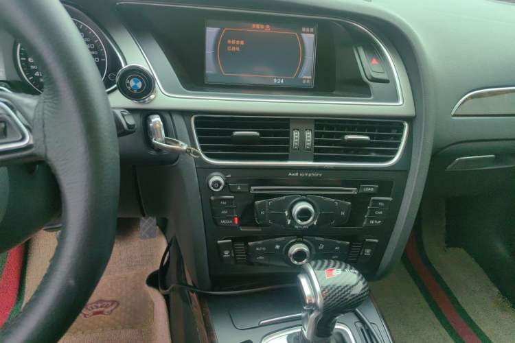 Used Audi A4L 2013 35 TFSI Automatic Standard Model Audio And AC Panel