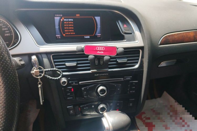Used Audi A4L 2013 35 TFSI Automatic Comfort Model Audio And AC Panel