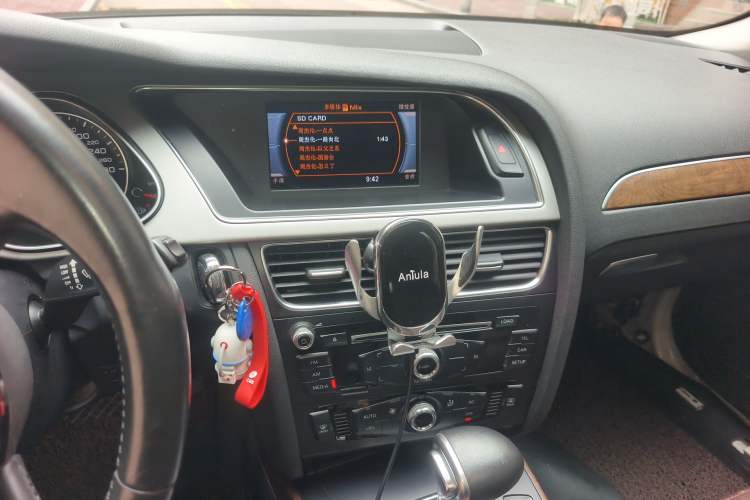 Used Audi A4L 2013 35 TFSI Automatic Standard Model Audio And AC Panel