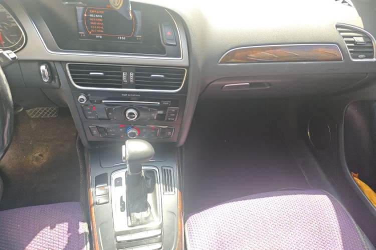 Used Audi A4L 2013 35 TFSI Automatic Comfort Model Audio And AC Panel