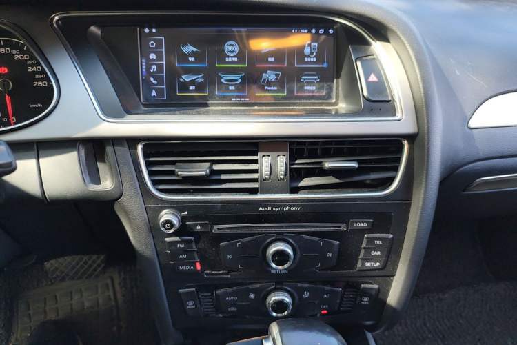 Used Audi A4L 2013 35 TFSI Automatic Standard Model Audio And AC Panel
