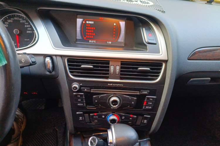 Used Audi A4L 2013 35 TFSI Automatic Comfort Model Audio And AC Panel