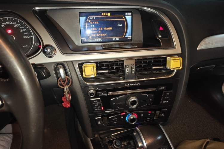Used Audi A4L 2013 35 TFSI Automatic Standard Model Audio And AC Panel
