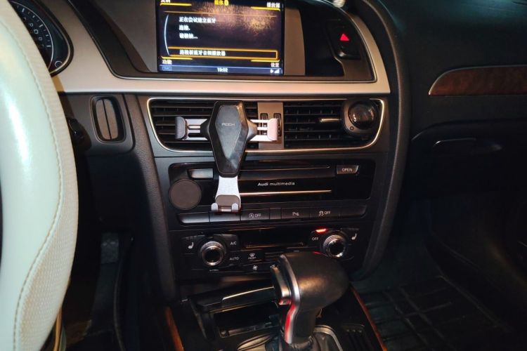 Used Audi A4L 2013 35 TFSI Automatic Technology Edition Audio And AC Panel