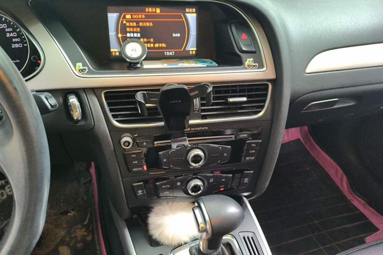 Used Audi A4L 2013 35 TFSI Automatic Standard Model Audio And AC Panel
