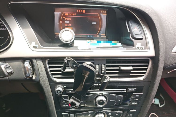 Used Audi A4L 2013 35 TFSI Automatic Standard Model Audio And AC Panel