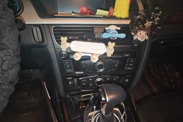 Used Audi A4L 2013 35 TFSI Automatic Comfort Model Audio And AC Panel
