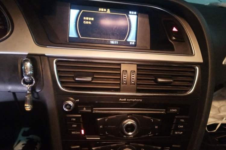 Used Audi A4L 2013 35 TFSI Automatic Comfort Model Audio And AC Panel