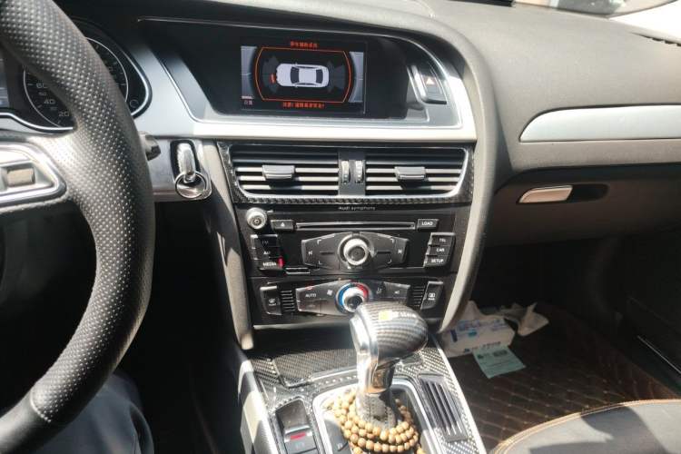 Used Audi A4L 2013 35 TFSI Automatic Standard Model Audio And AC Panel