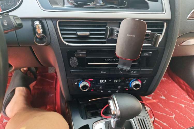 Used Audi A4L 2013 35 TFSI Automatic Technology Edition Audio And AC Panel