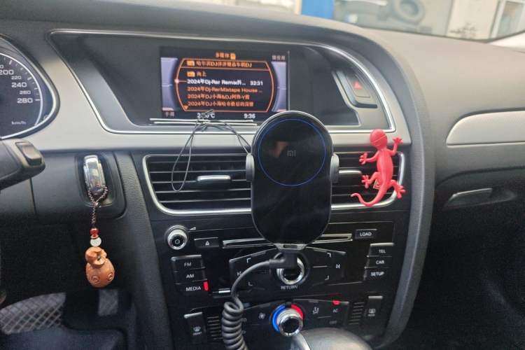 Used Audi A4L 2013 35 TFSI Automatic Standard Model Audio And AC Panel