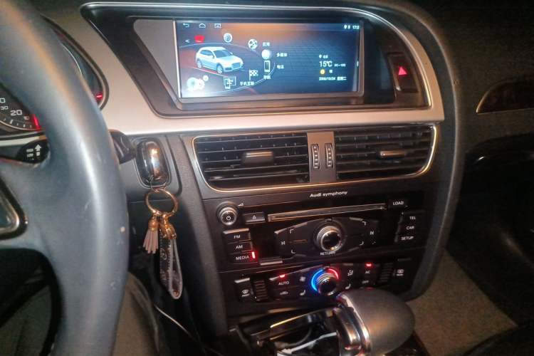 Used Audi A4L 2013 35 TFSI Automatic Comfort Model Audio And AC Panel