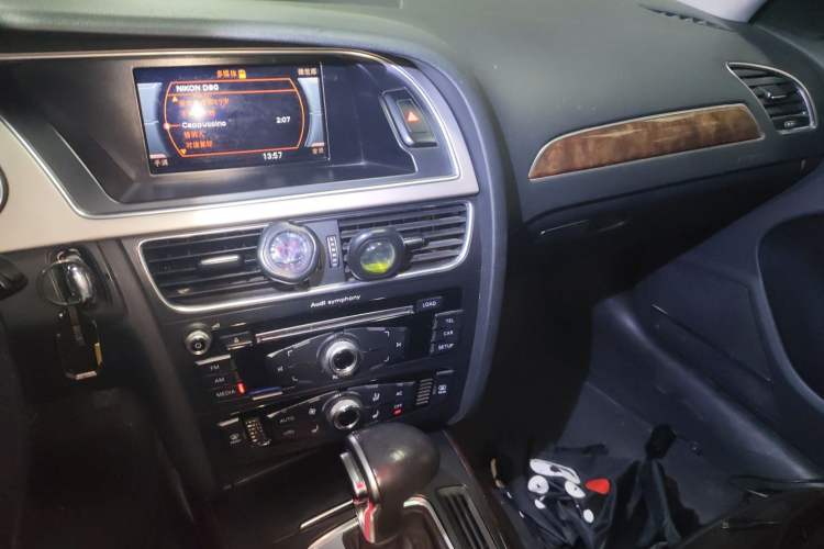 Used Audi A4L 2013 35 TFSI Automatic Comfort Model Audio And AC Panel